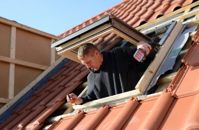 Pose de fenêtres de toit Velux à Plomeur